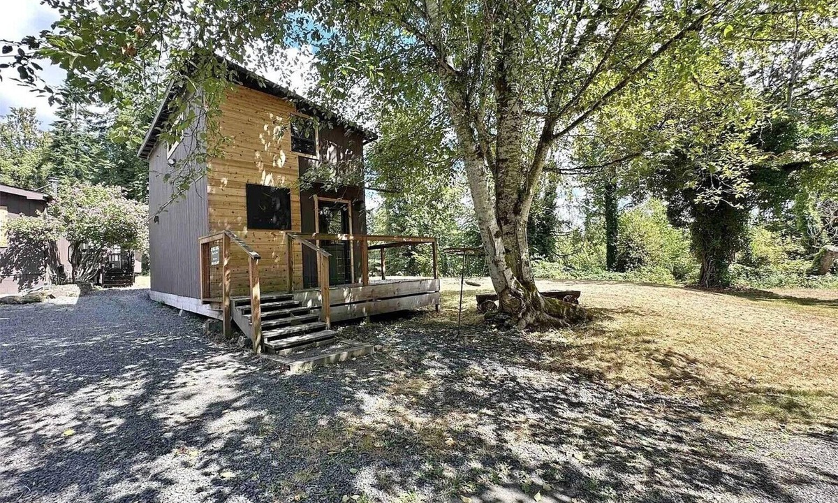 Salkum Cabin | Charming rustic cabin 5 minutes from the lake Mayfield.