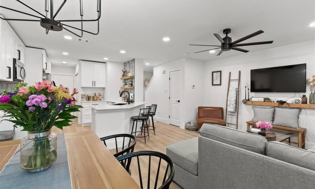 Tanglewood Forest House | Charming South Austin Home w/Pet Friendly Backyard
