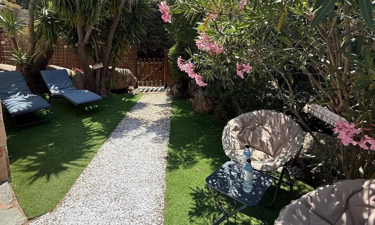 Santa Giulia Apartment | Charming studio 300 m from the beach of Santa Giulia