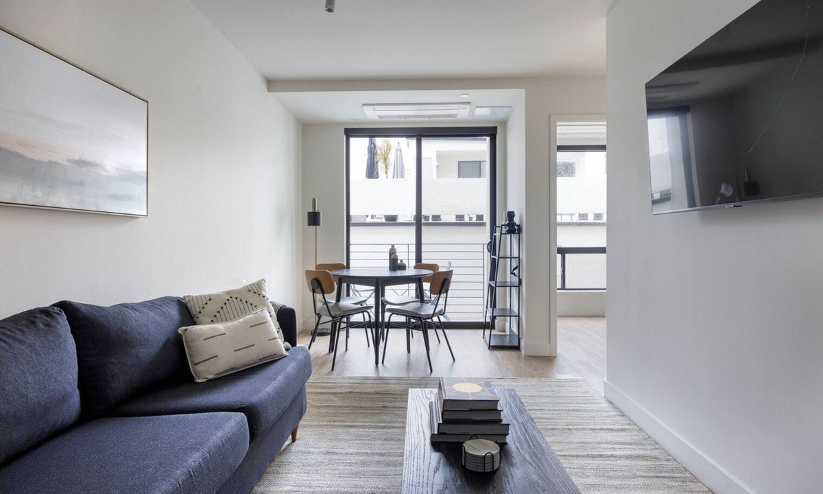 Palms Apartment | Chic Culver City 1BR w/Pool, Gym & Sundeck, nr 405, by Blueground