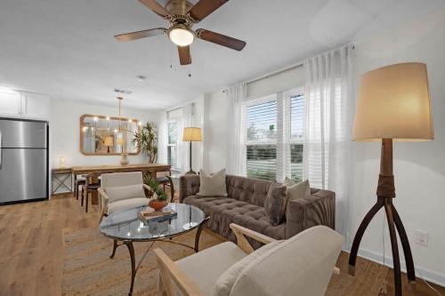 Foster Place House | Chic Haus One-Story Home Gated, Near Med Center