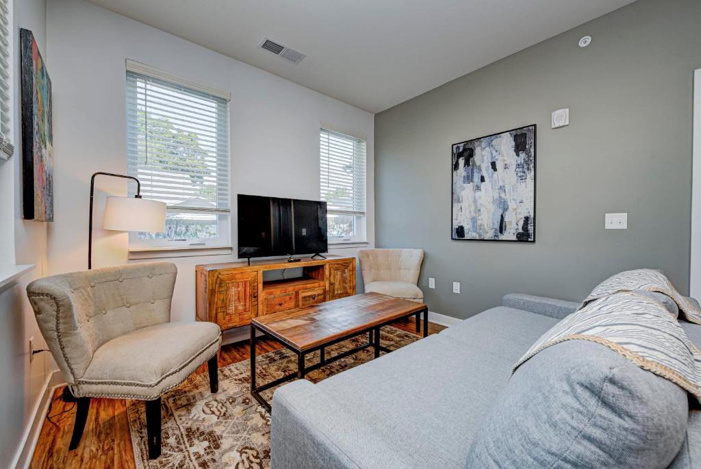 Fountain Square Apartment | Chic Modern 2BR & 2BA Apartment by Stay Gia