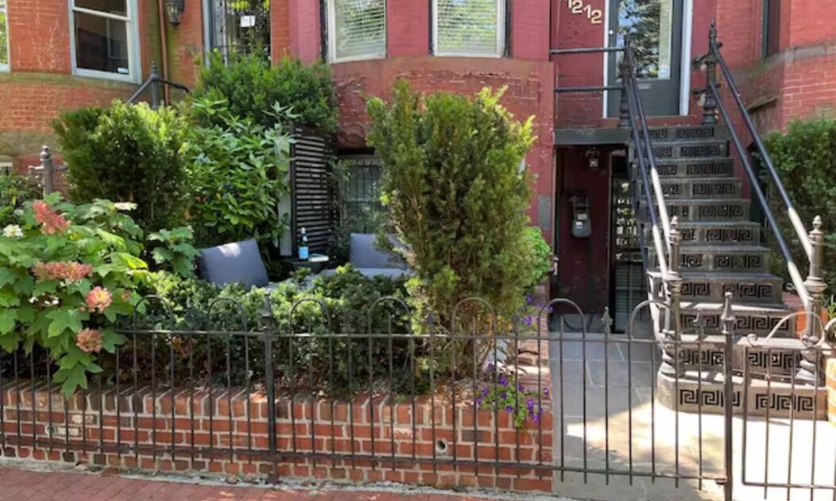Shaw Apartment | Chic Modern Retreat With Complimentary Parking
