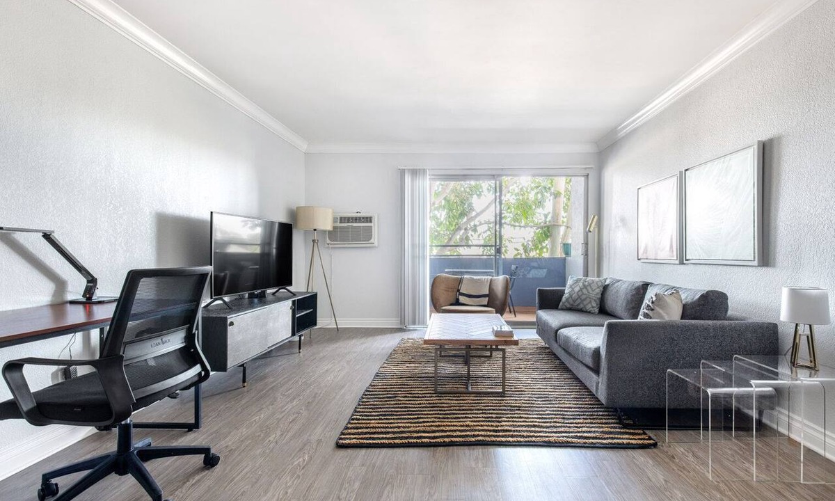 Torrance Apartment | Chic Torrance 1BR w/Roofdeck, Pool, near Redondo Beach by Blueground