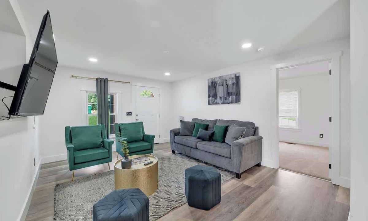 Toddville Road House | City Chic: Your Ideal Stay