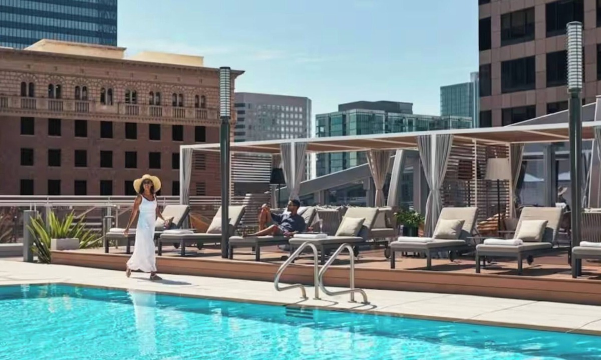 Downtown Los Angeles Apartment | City Skyline Views 3-Bed High-rise Apartment W/Rooftop Pool, Spa & Rooftop