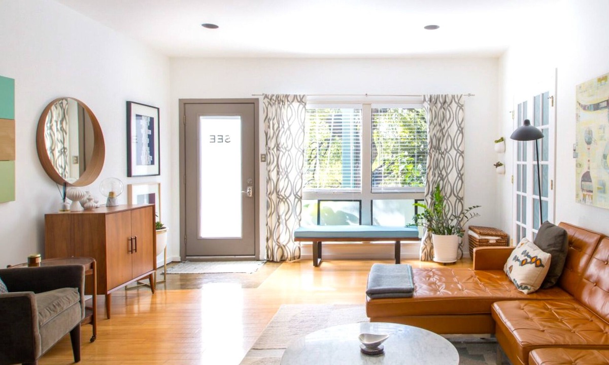 West End Condo | Clean, Cool, and Chic Condo for 30day+ Rent!