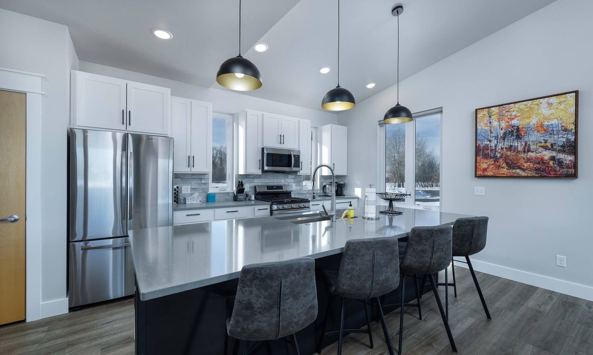 Four Corners Condo | Close to Downtown Bozeman & Big Sky w/Easy Trail Access - Sunrise Retreat