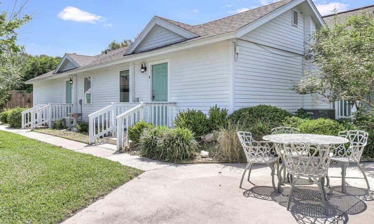 Rockport Cottage | Coast Oaks Cottage 3