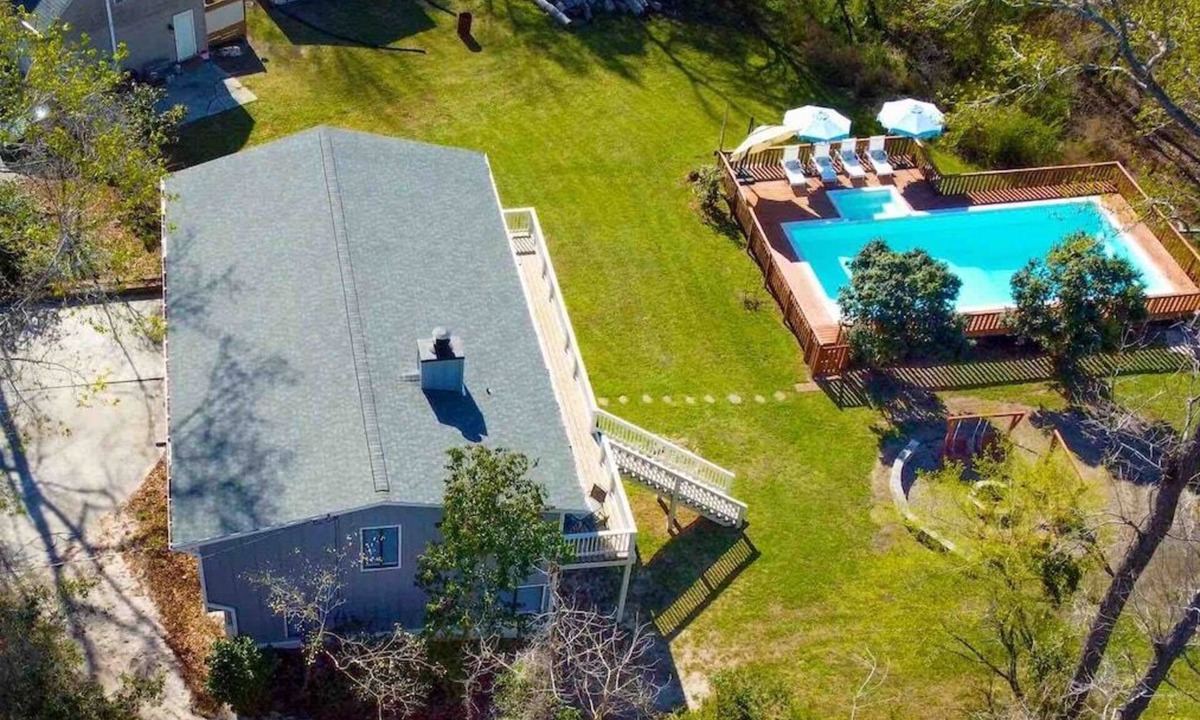 Skippers Corner House | Coastal Castle NC · CoastalCastle~Pool~Big~Family