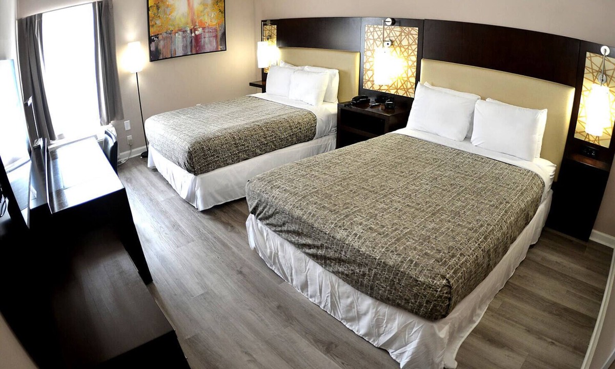 Loris Hotel | Coastal Comfort Hotel