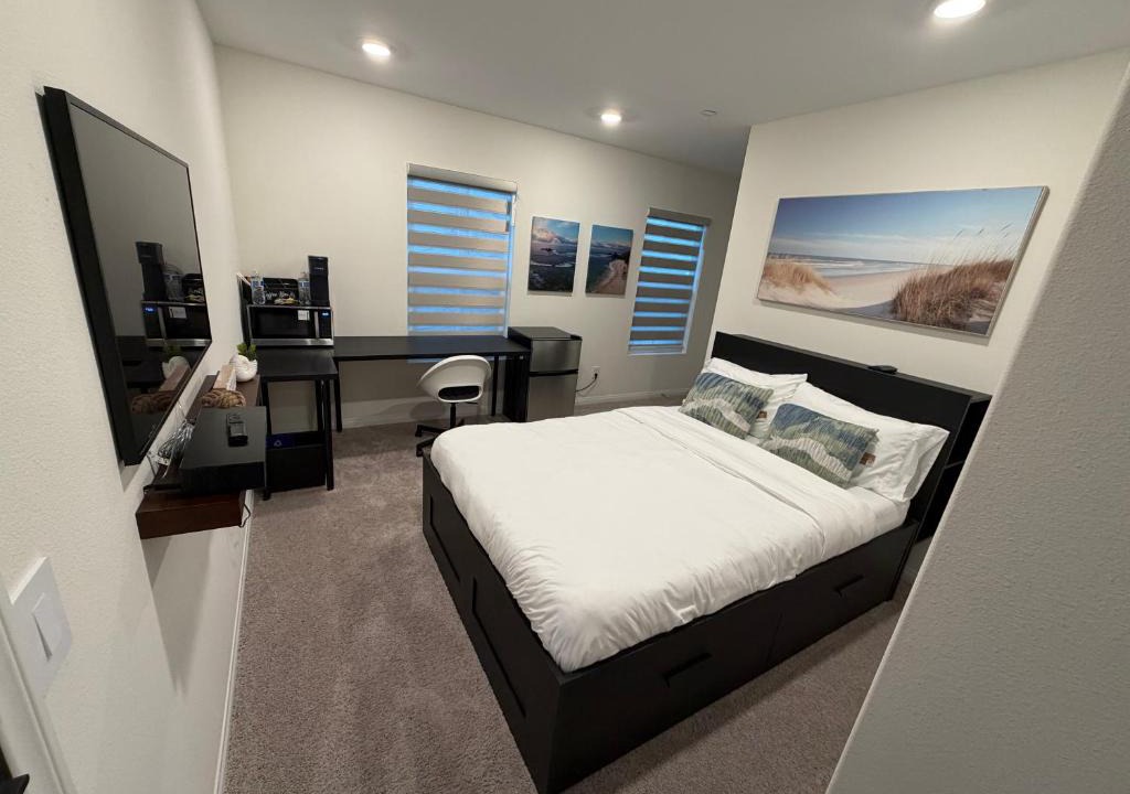 Northwest San Pedro House | Coastal Private En-Suite With Resort Amenities
