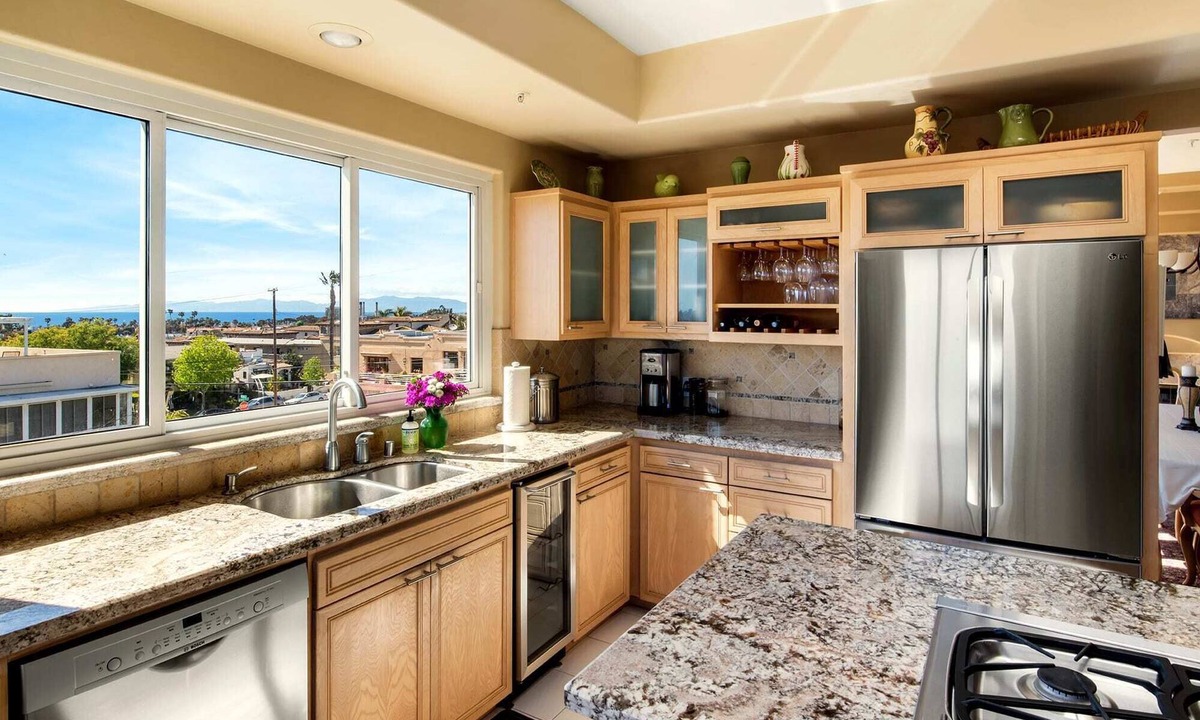 South Redondo House | Coastal Redondo Beach Home with Ocean Views