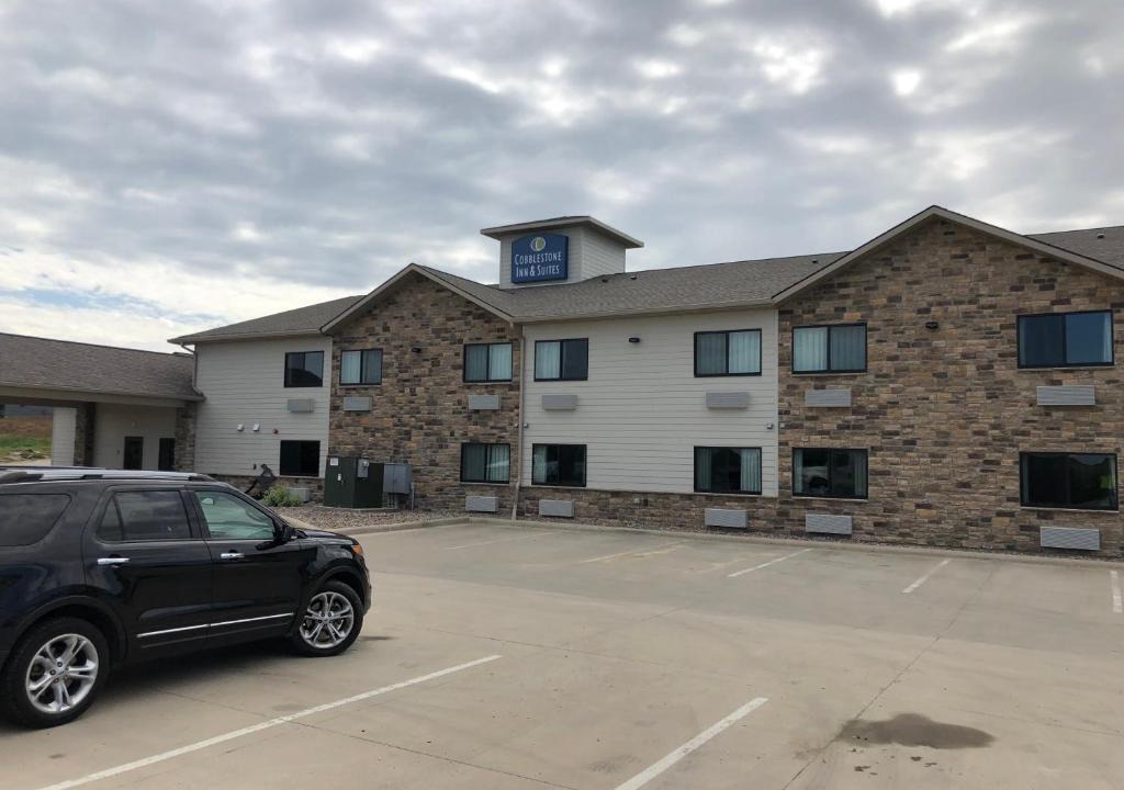 Denison Hotel | Cobblestone Inn & Suites - Denison | Oak Ridge