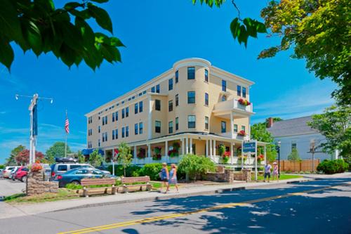 Ogunquit Hotel | Colonial Inn