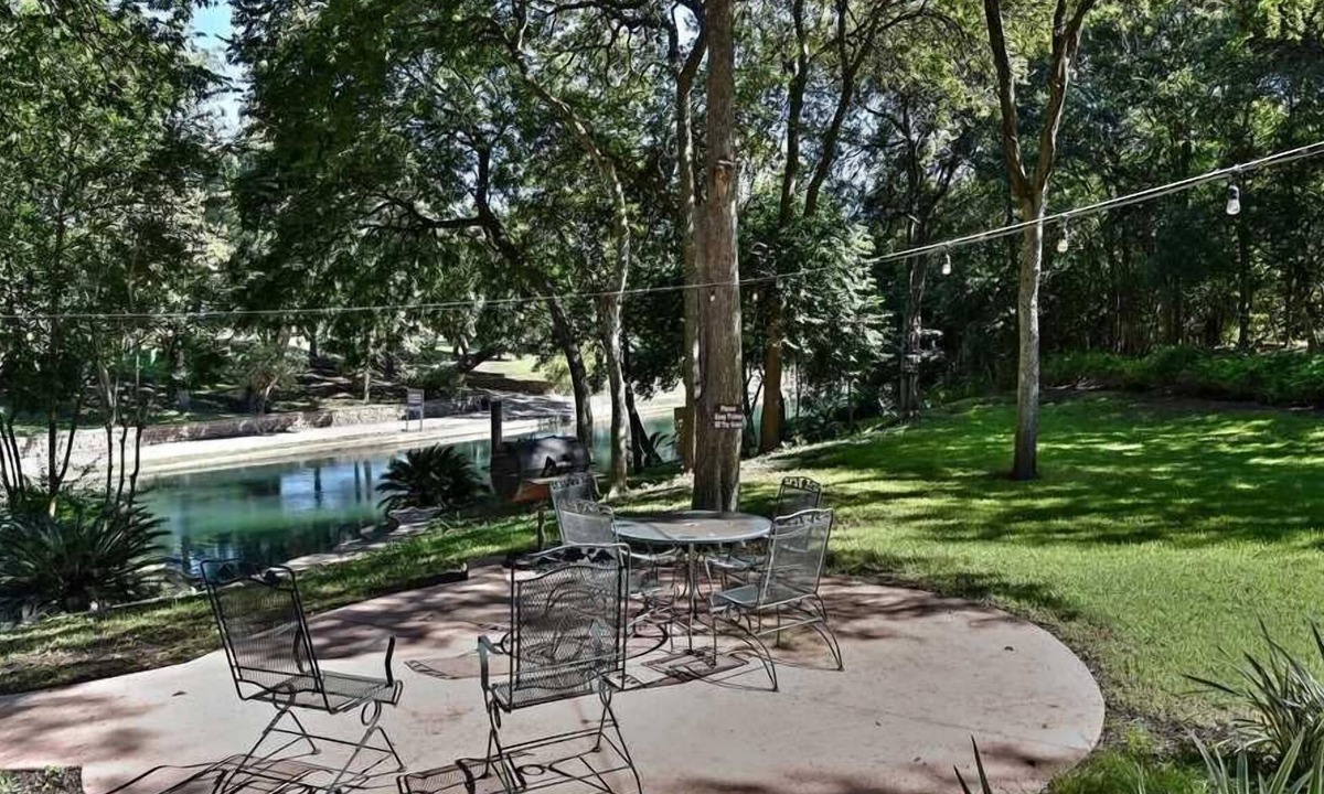 New Braunfels Cottage | Comal River Cottages River 403A