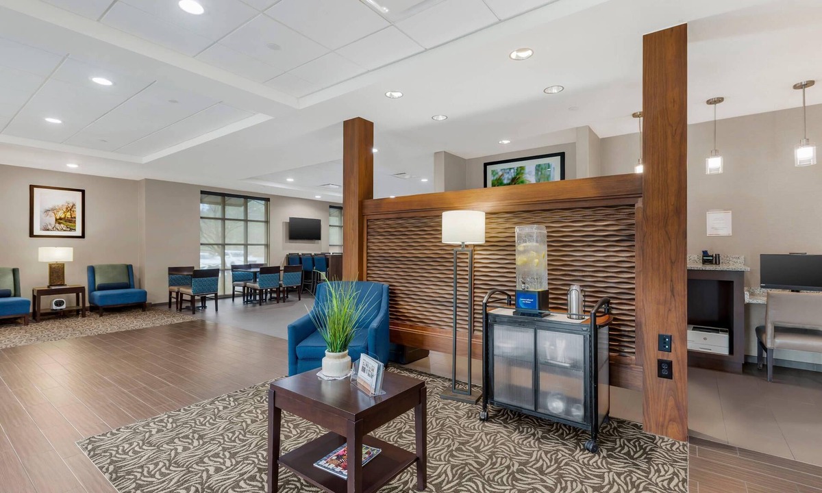 Florence Hotel | Comfort Inn & Suites Florence Center Area