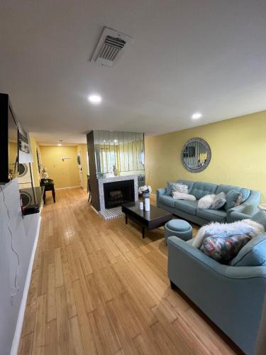 Lake Jackson Apartment | Comfortable Condo Near Major Plants & Beach
