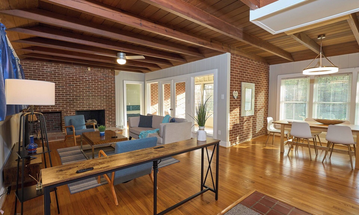 Rocky Mount House | Comfortable Waterfront living in Rocky Mount