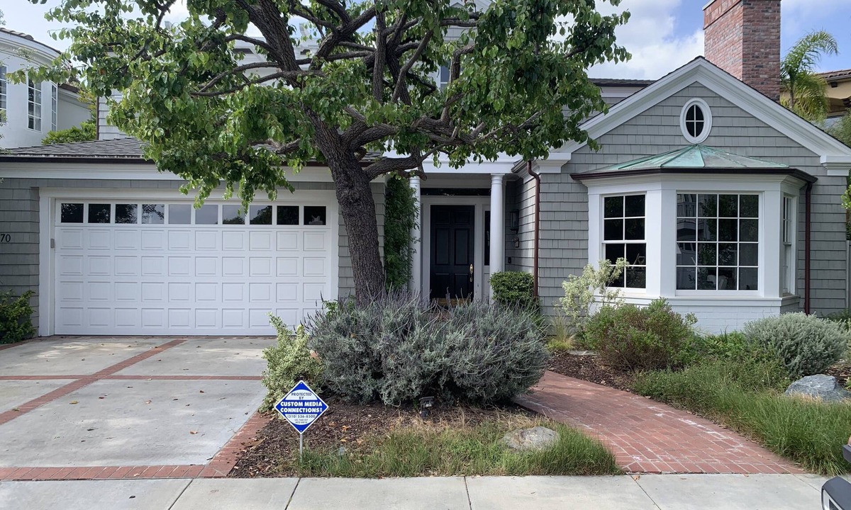Tree Section House | Comfy Family Home at the Beach