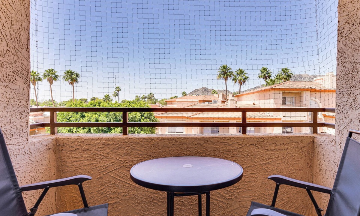 North Mountain Condo | Community Perks! Modern PHX Condo: Extended Stay!