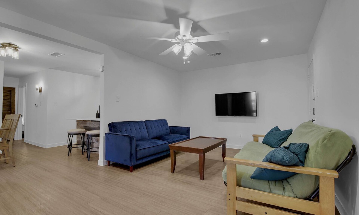 Riverside Apartment | Condo near downtown Austin, close to Town Lake!