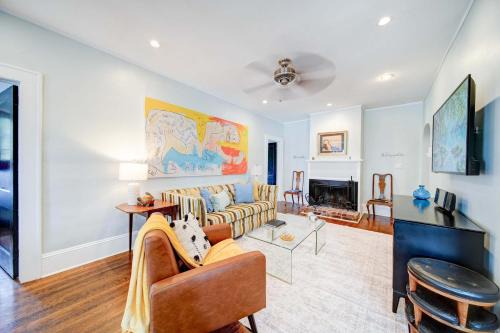 Cherry House | Contemporary gem in the Heart of Myers Park