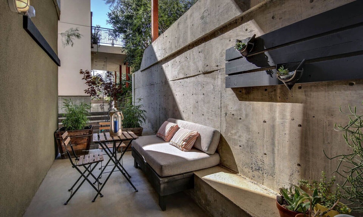 Cypress Park House | Contemporary Sleek 1 Bdrm Apt w/Patio 3 miles from DTLA World Cup Parties!