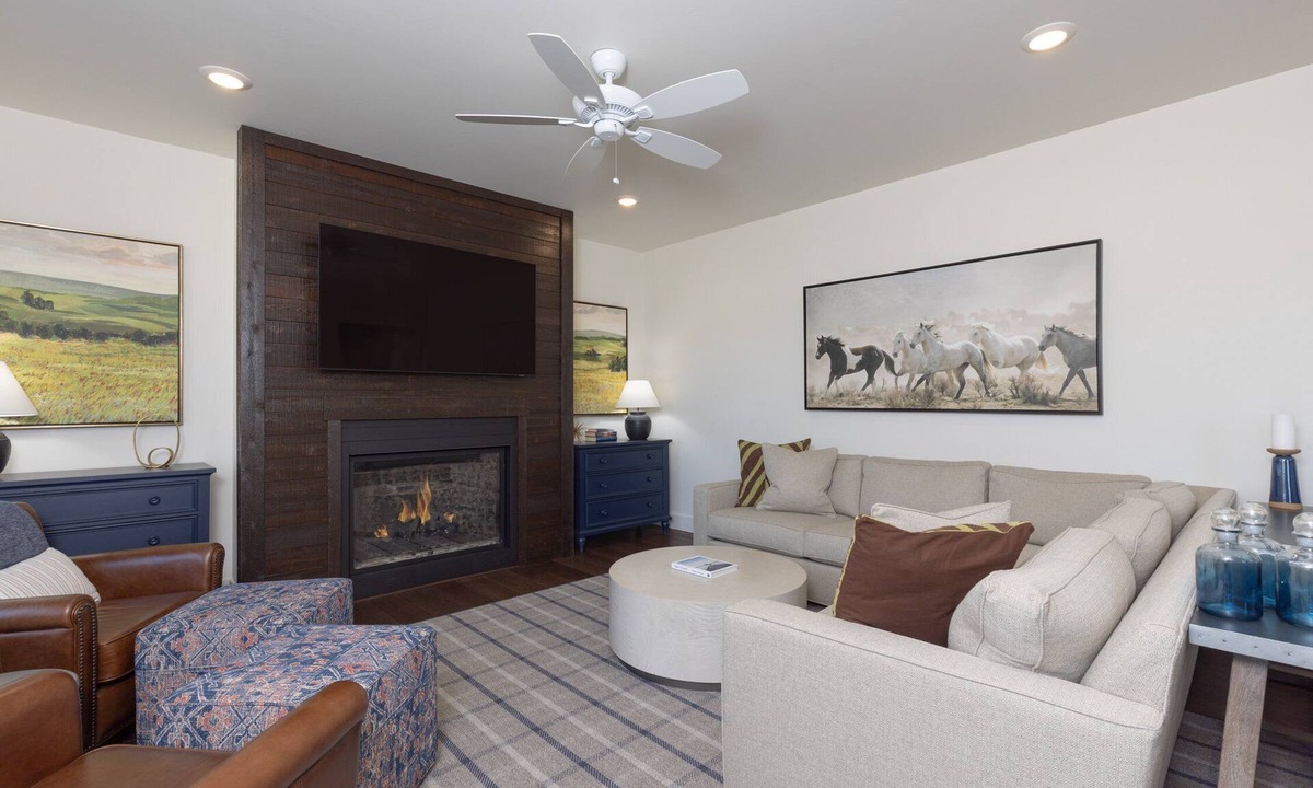 Big Sky House | Copper John townhome w/private hot tub, close to Town Center - Lone Peak Luxury Escape