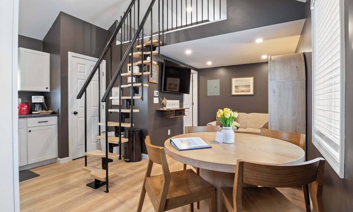 Hampton Cabin | Coral Cottage - Tiny Home at Hampton Beach