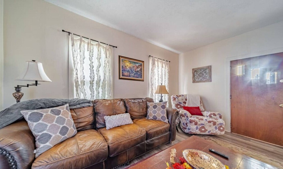 Cuyahoga Falls Cottage | cottage in the falls · Cottage in the Falls, 2 b, 2 bath, fireplace