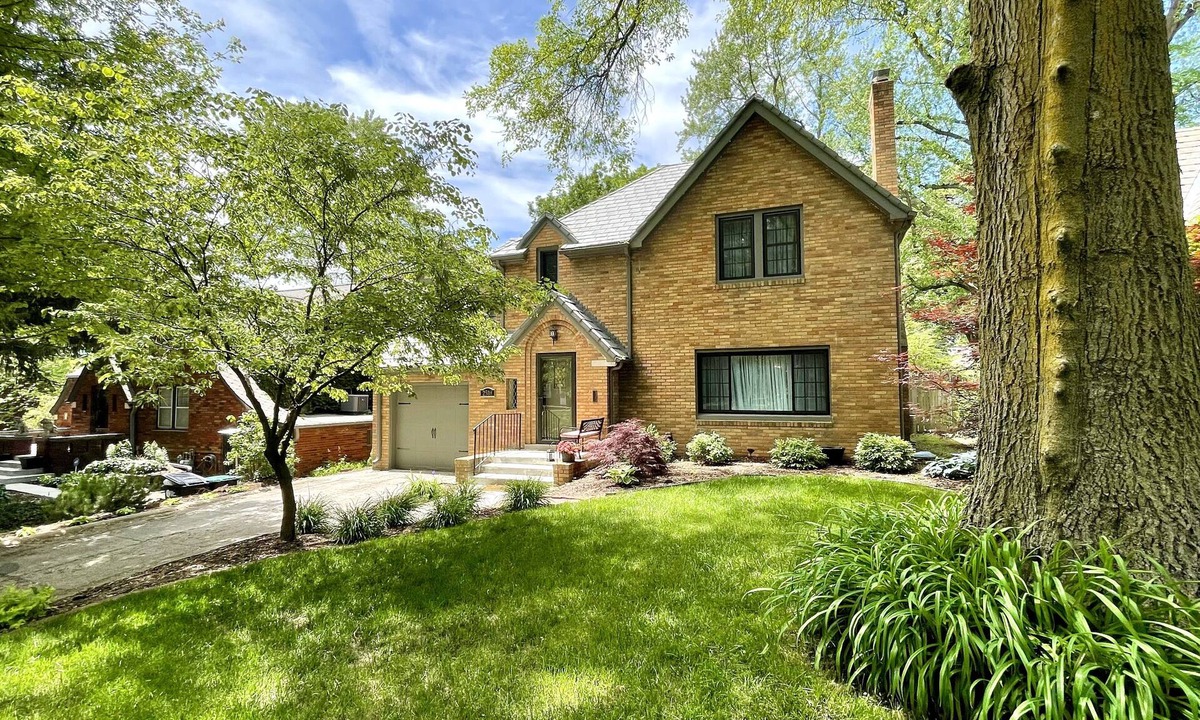 Benson House | Country Club Charm