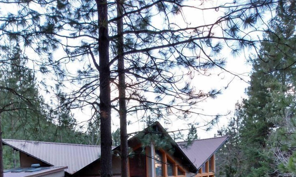 Ahsahka House | COUNTY LINE MOUNTAIN LODGE