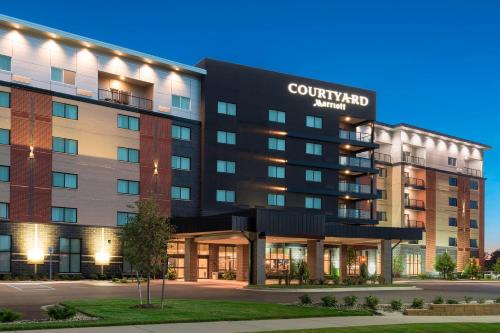 Mount Pleasant Hotel | Courtyard by Marriott Mt. Pleasant at Central Michigan University