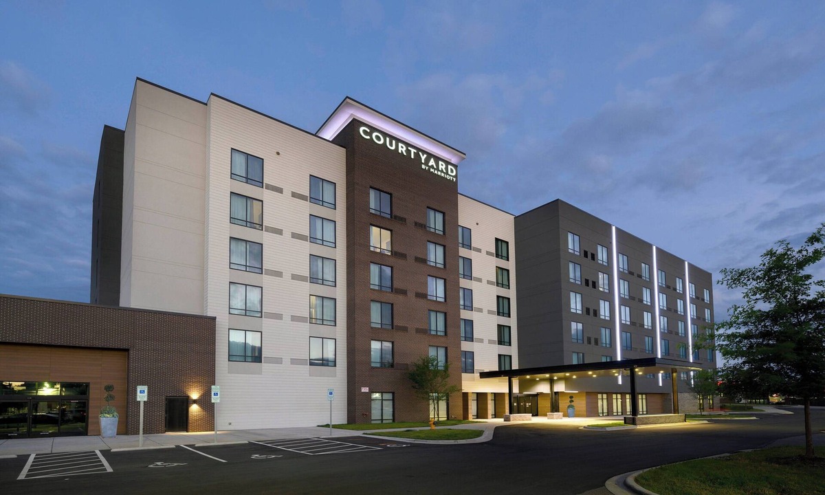 Charlotte Hotel | Courtyard by Marriott Charlotte Waverly