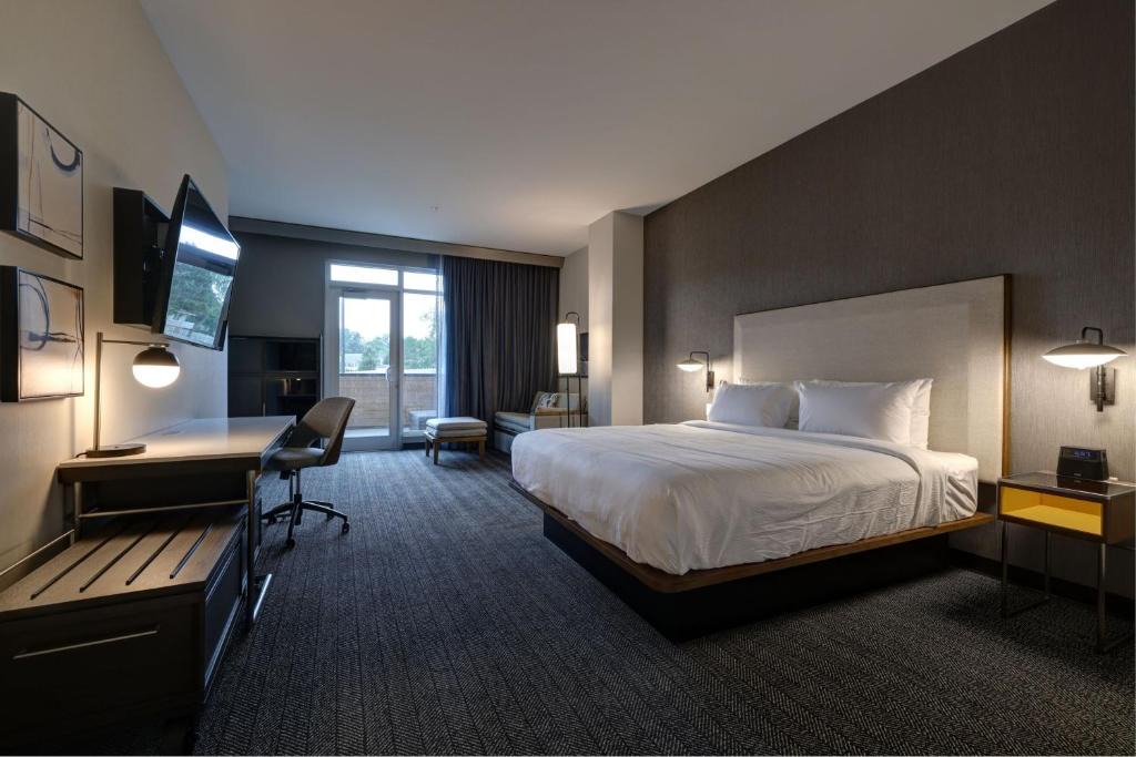 University Heights Hotel | Courtyard by Marriott Iowa City University Heights