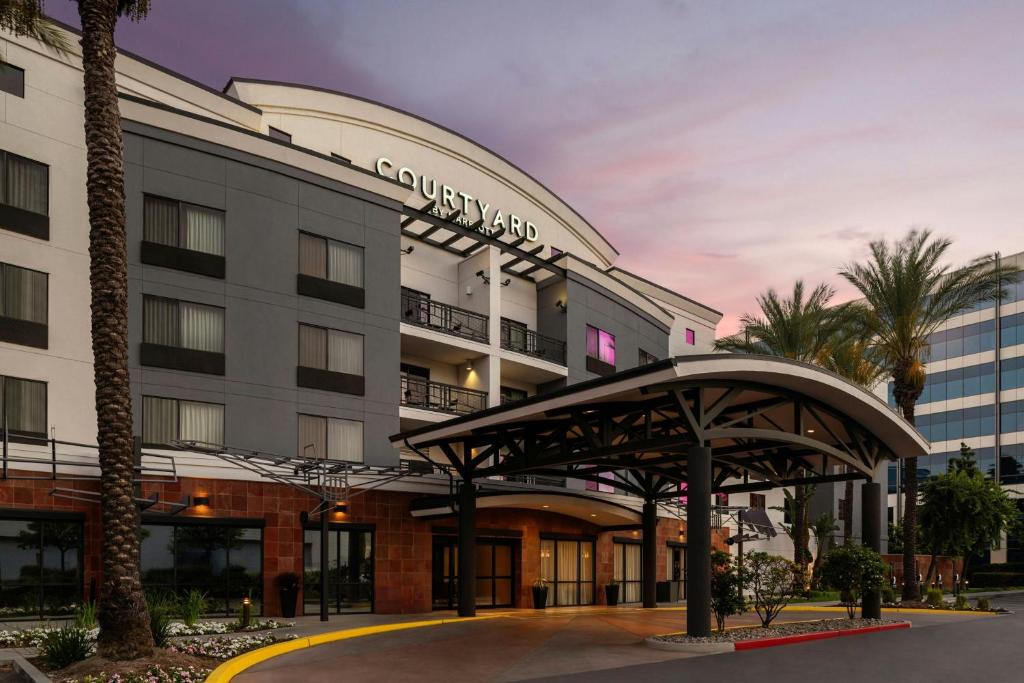 Burbank Hotel | Courtyard Los Angeles Burbank Airport
