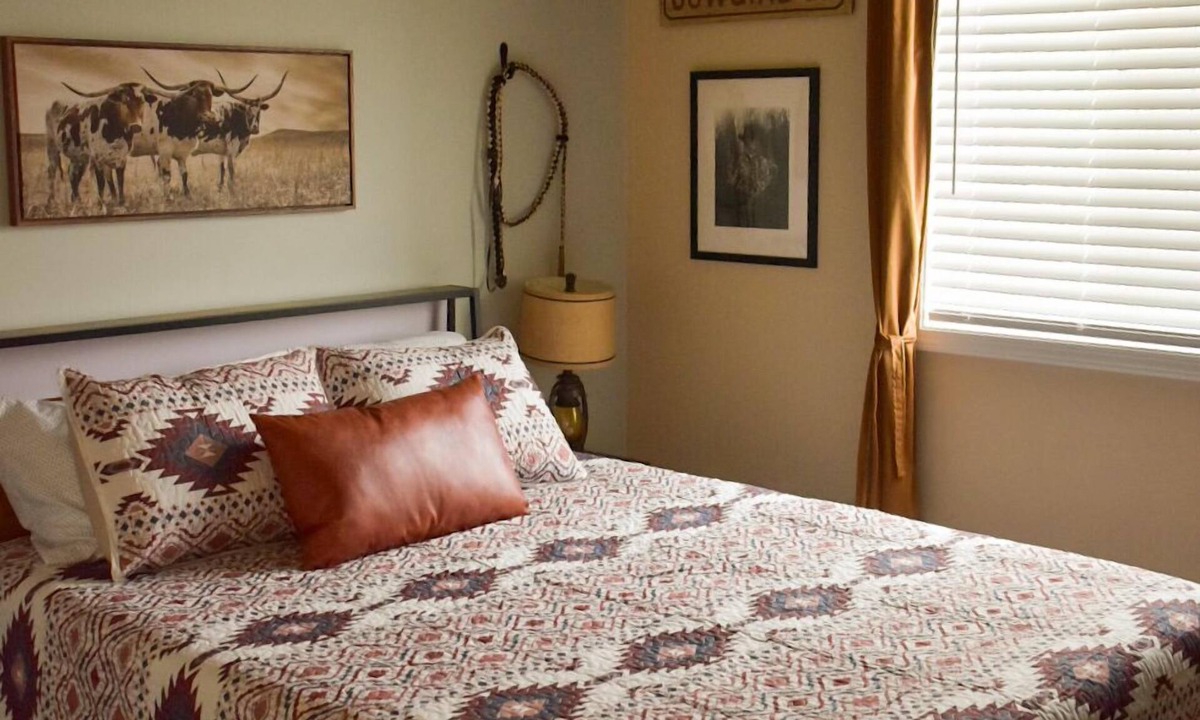Shelby Condo | Cowboy Condo in Charming Shelby