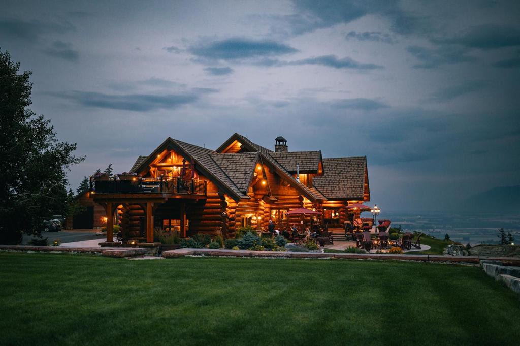 Somers Bed & Breakfast | Coyote Bluff Estate