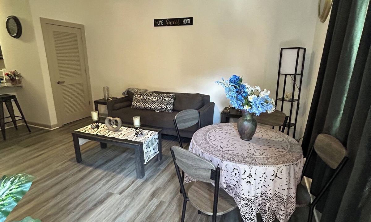 Shockoe Bottom Apartment | Cozy 1-bedroom apartment in enchanting Richmond with WiFi, fitness room, pool