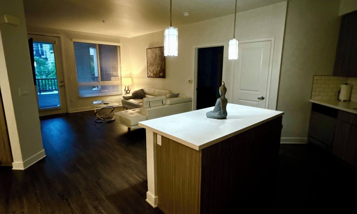 Mount Wilson Apartment | Cozy 2-bedroom apartment in beautiful Glendale with AC and gym