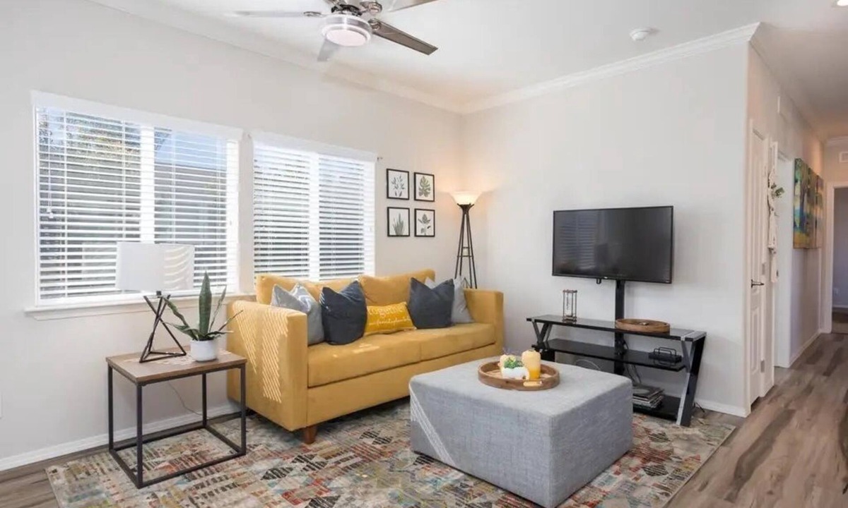 Lincoln Acres House | Cozy 2-bedroom mobile home in delightful Chula Vista with AC, fitness room