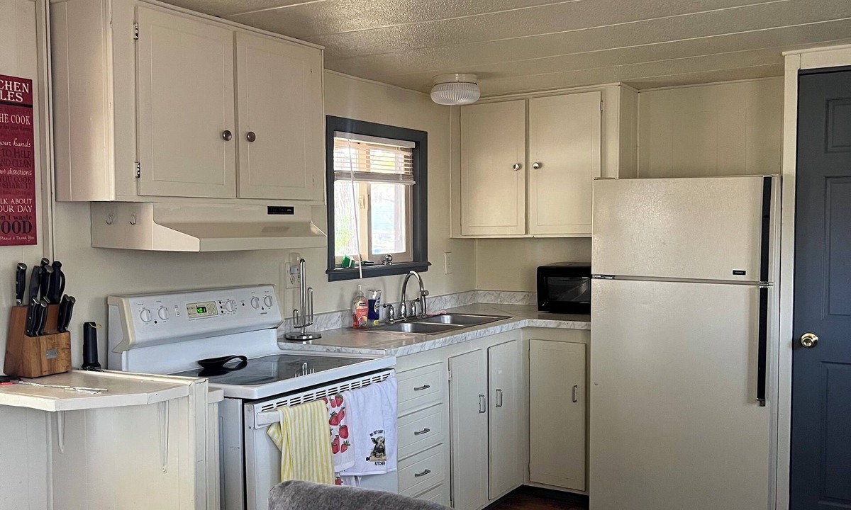 Salmon House | Cozy 2-bedroom mobile home in enchanting Salmon with WiFi, AC