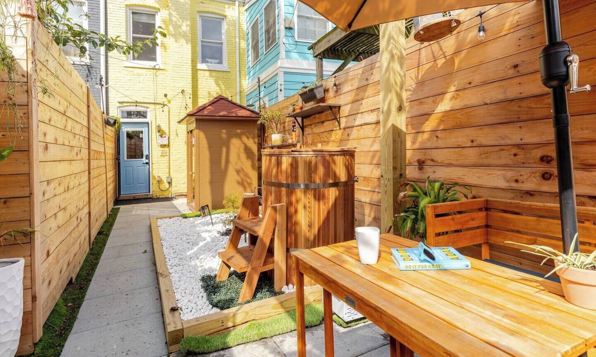 H Street Corridor House | Cozy 2-bedroom Townhome in Washington D.C with Sauna, Cold Plunge + Workout area