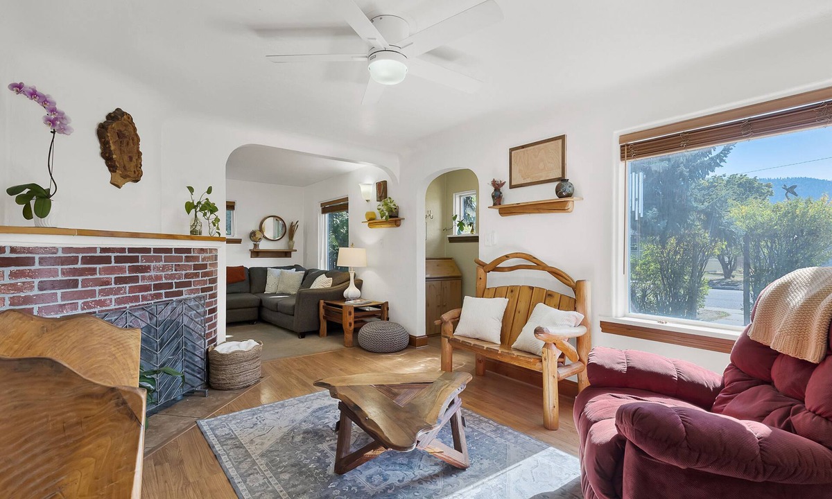 Rose Park House | Cozy 2BD Home minutes from heart of Missoula - fenced backyard great for dogs!