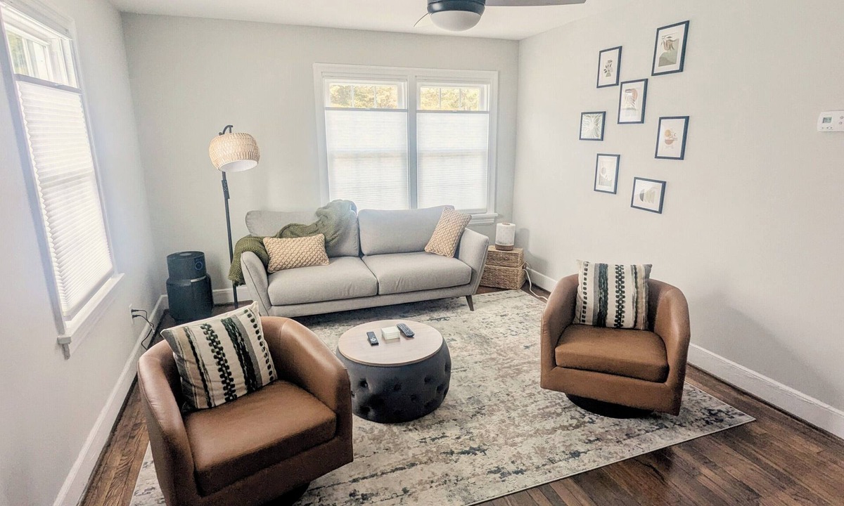 Mosby Cottage | Cozy 3 BdRm Cape Cottage in Green Park, RVA - 10 minutes 2 Downtown