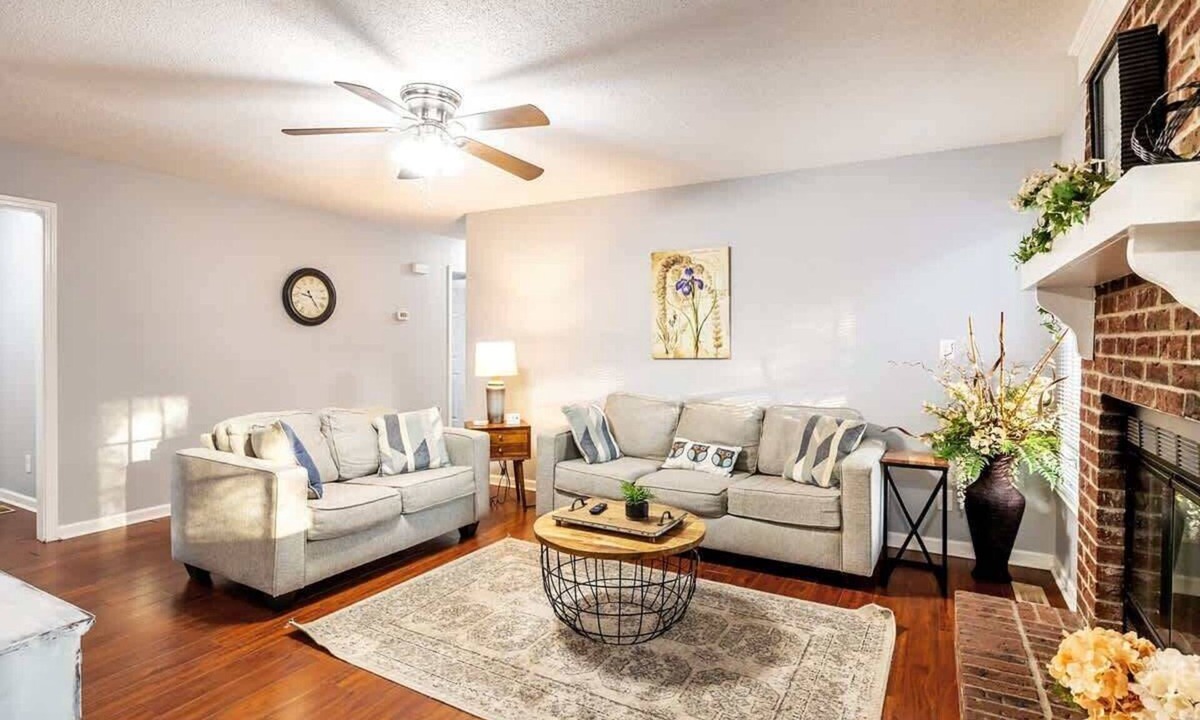 Fayetteville House | Cozy 3BR Cottage w/Fenced Yard l Dogs Welcome