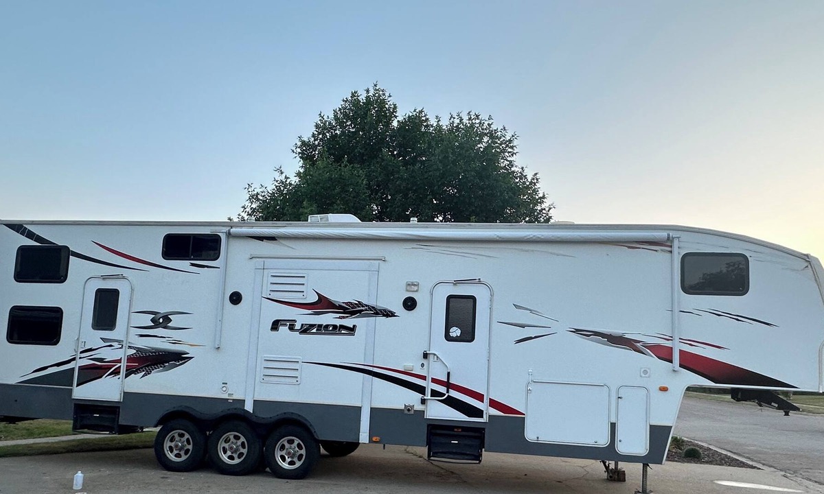 Scobey House | Cozy 40ft 5th wheel