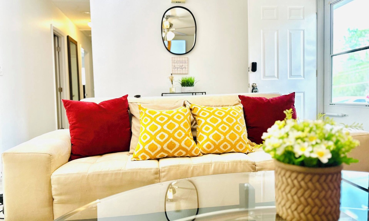 Pineville House | Cozy and Charming House
