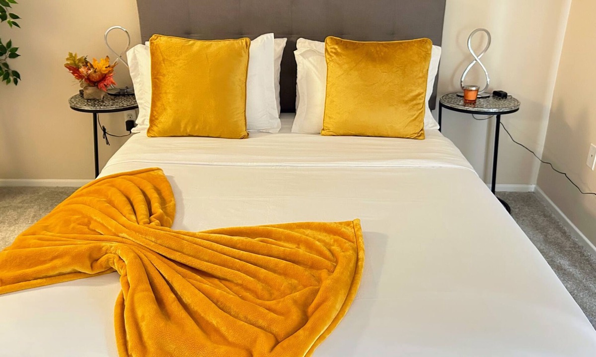 Fox Hills Apartment | Cozy and Quiet/pool/gym/free parking/10 min to LAX